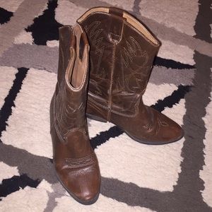 Cowgirl/boy boots